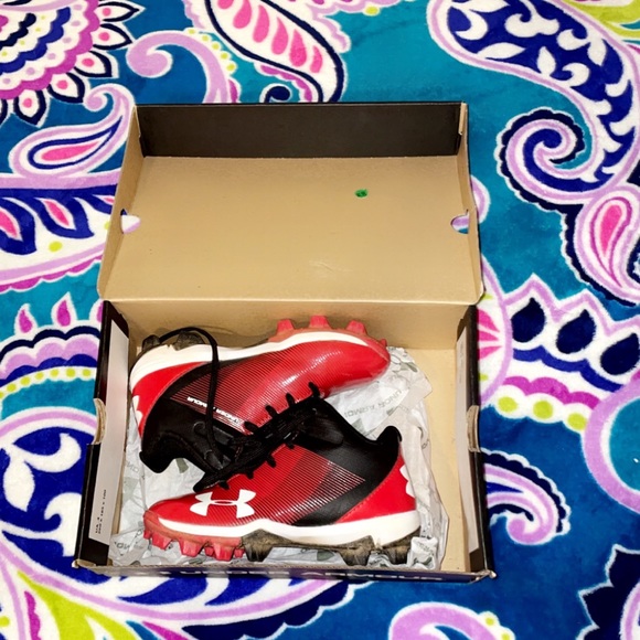 Under Armour Other - Baseball cleats